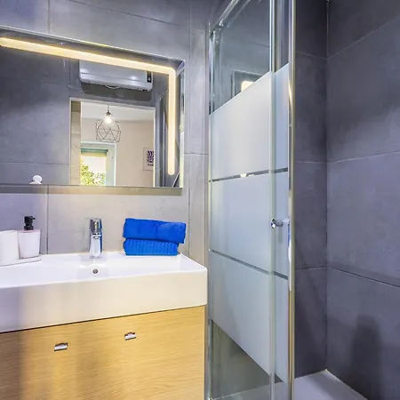 La Cle Escale Bleue, Route Du Parcours Des Arts Ppat * Hyères