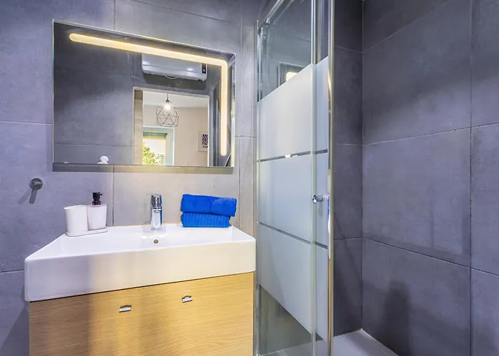 La Cle Escale Bleue, Route Du Parcours Des Arts Ppat * Hyères